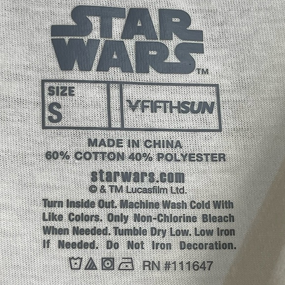 STAR Wars The Mandalorian Baby Yoda Crew Neck T-Shirt Size Small - Picture 4 of 4